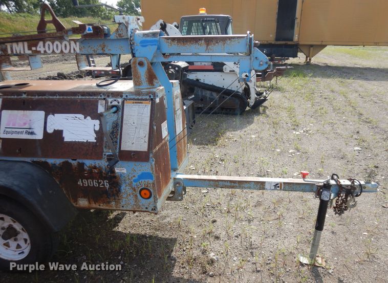 image for item KU9586 2004 Genie TML-4000N  light plant