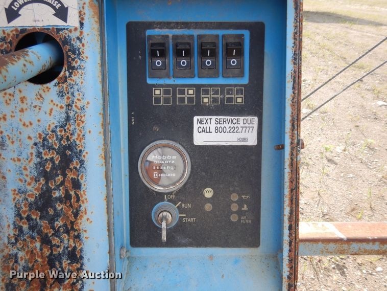 image for item KU9586 2004 Genie TML-4000N  light plant