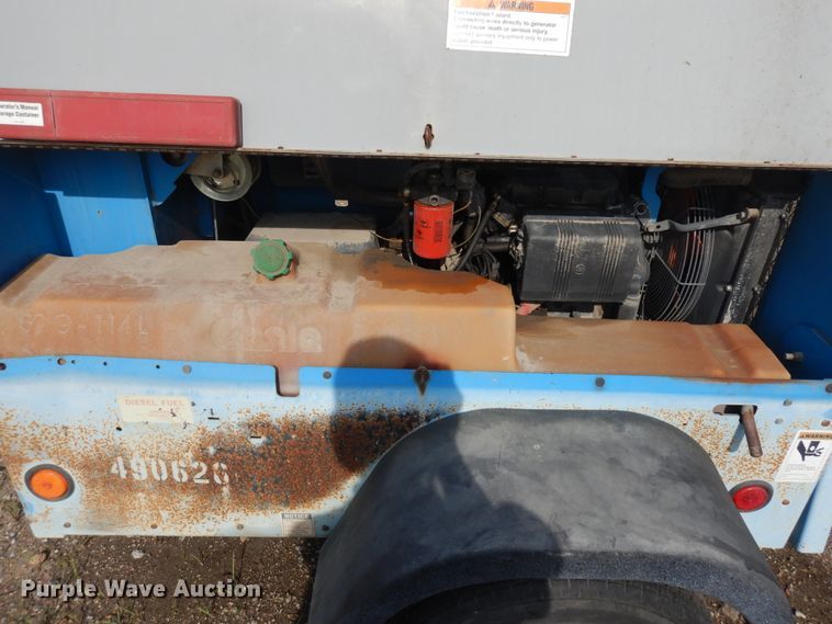 image for item KU9586 2004 Genie TML-4000N  light plant