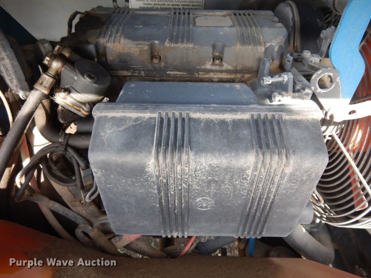 image for item KU9586 2004 Genie TML-4000N  light plant