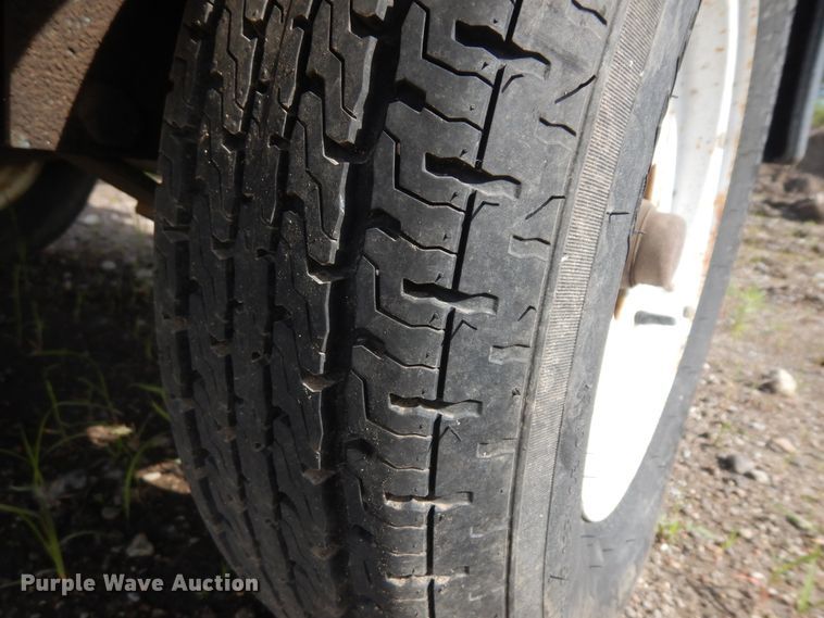 image for item KU9586 2004 Genie TML-4000N  light plant