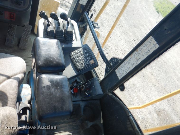 image for item KU9599 John Deere 724J  wheel loader