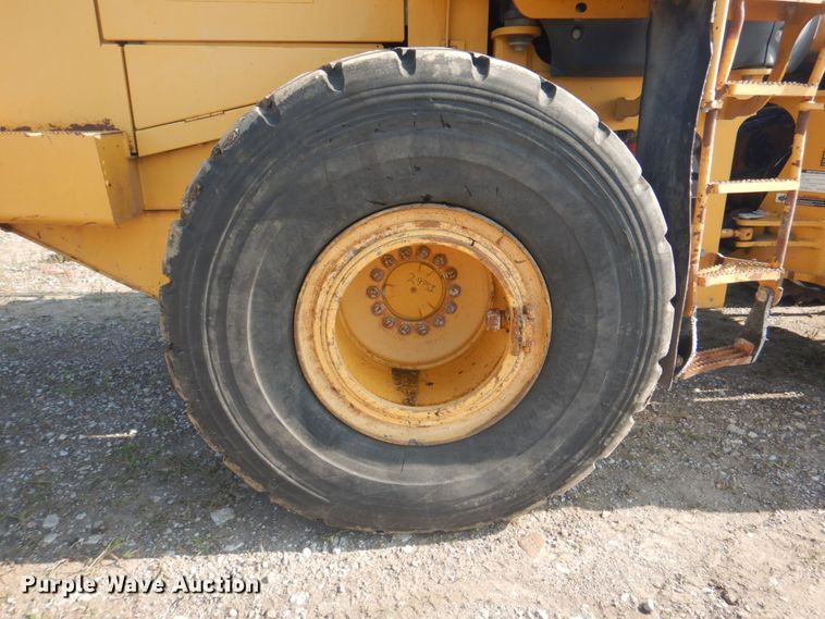 image for item KU9599 John Deere 724J  wheel loader