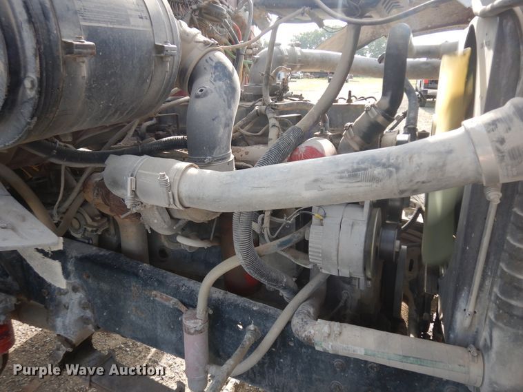 image for item KU9601 1989 Ford LT8000  tank truck