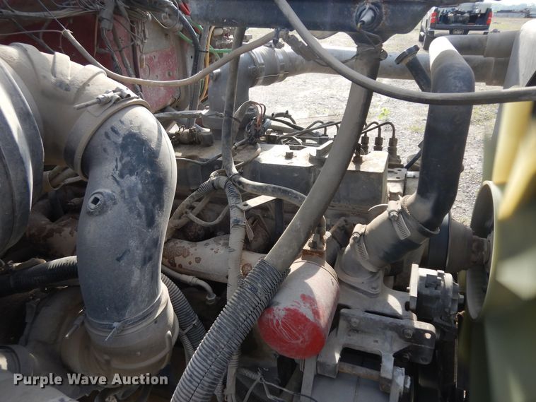 image for item KU9601 1989 Ford LT8000  tank truck