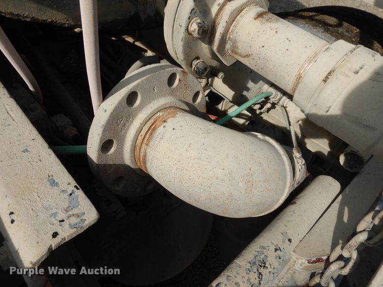 image for item KU9601 1989 Ford LT8000  tank truck