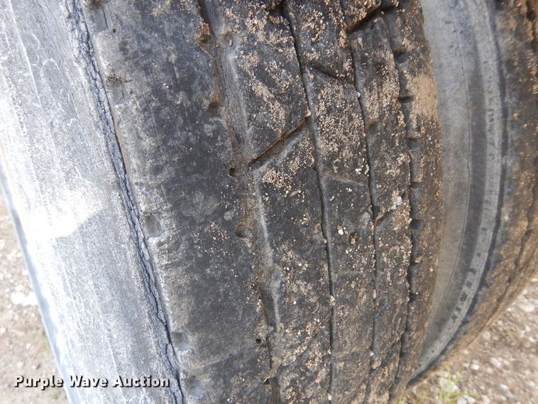 image for item KU9601 1989 Ford LT8000  tank truck