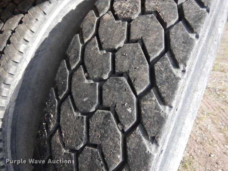 image for item KU9601 1989 Ford LT8000  tank truck