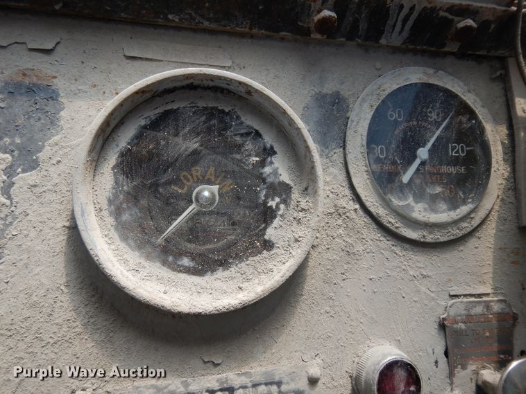 image for item KU9607 Lorain Moto-Crane 320  truck crane