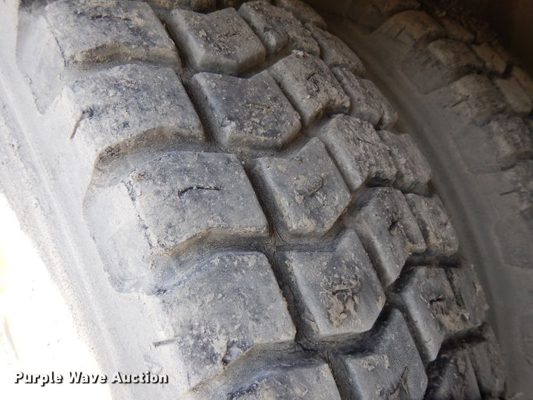 image for item KU9607 Lorain Moto-Crane 320  truck crane