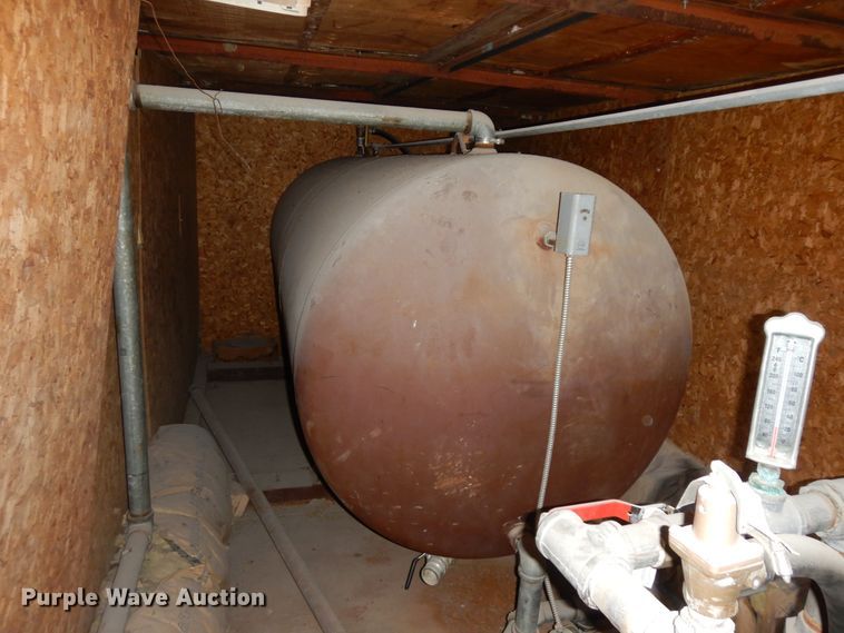 image for item KU9615 Water heater trailer