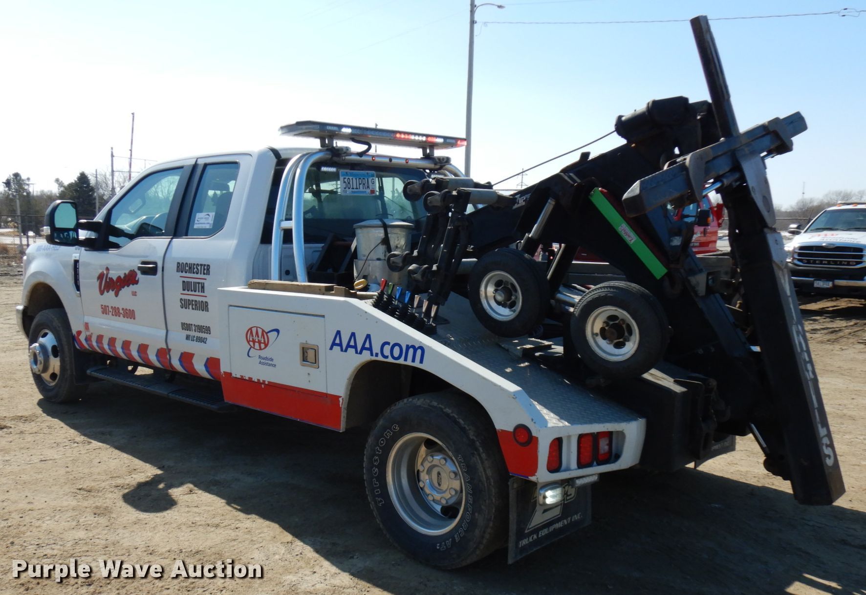2017 Ford F350 Super Duty SuperCab tow truck in Albert Lea, MN Item DF6467 for sale Purple Wave