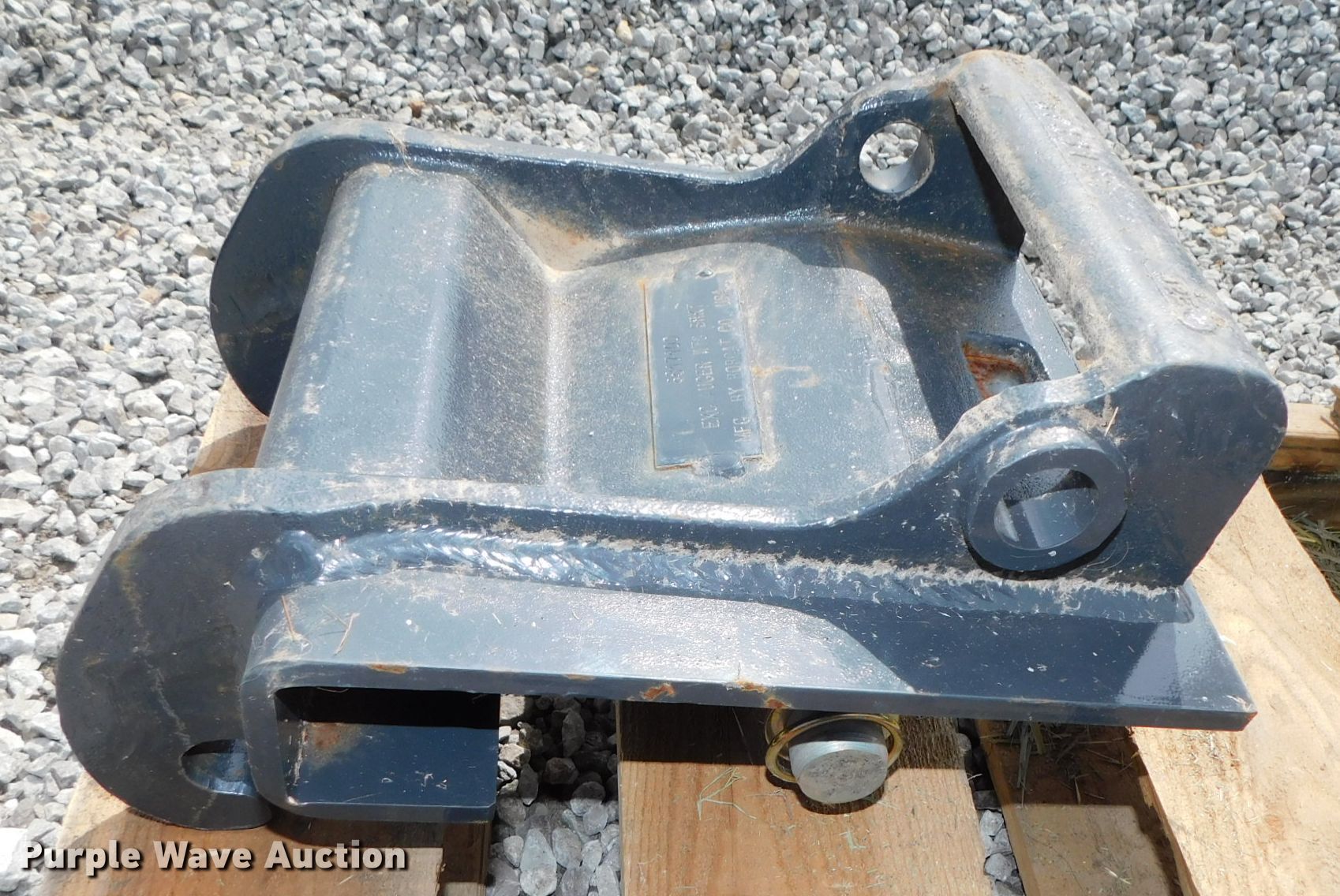 (2) Bobcat Xchange quick couplers in Falls City, NE Item HX9397 sold