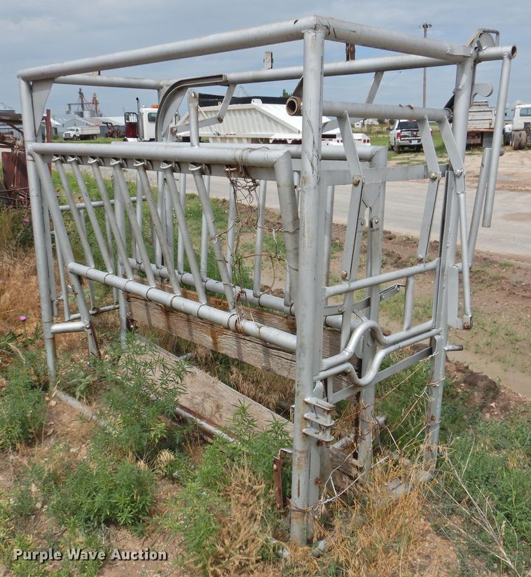 image for item DK2264 W.W. Cattle  squeeze chute