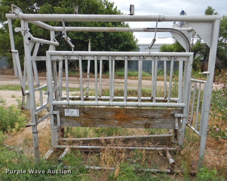 image for item DK2264 W.W. Cattle  squeeze chute
