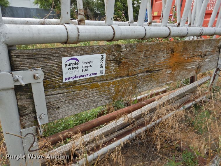 image for item DK2264 W.W. Cattle  squeeze chute