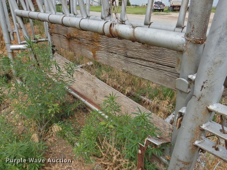 image for item DK2264 W.W. Cattle  squeeze chute