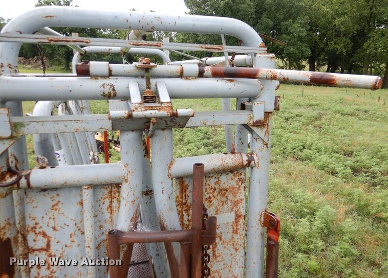 image for item DL3239 Filion  squeeze chute