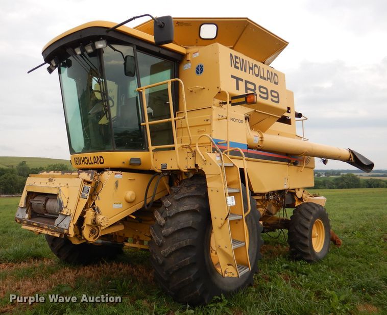 image for item DL3323 1999 New Holland TR99  combine