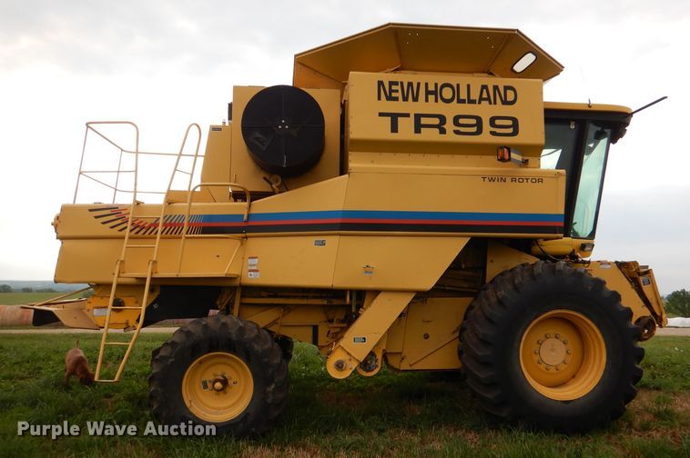 image for item DL3323 1999 New Holland TR99  combine
