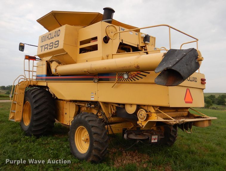 image for item DL3323 1999 New Holland TR99  combine