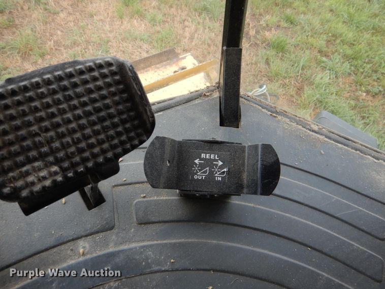 image for item DL3323 1999 New Holland TR99  combine