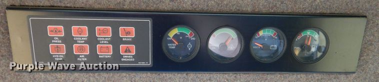 image for item DL3323 1999 New Holland TR99  combine