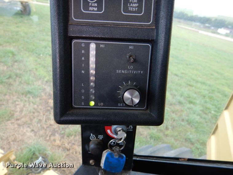 image for item DL3323 1999 New Holland TR99  combine