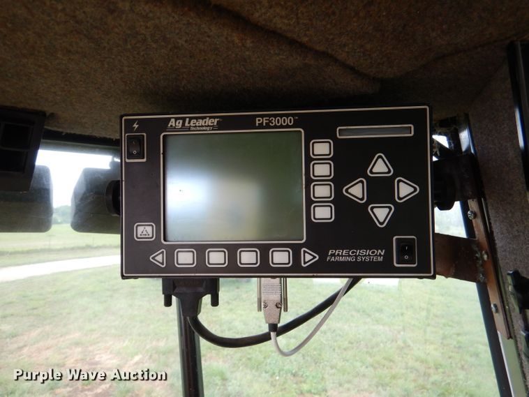 image for item DL3323 1999 New Holland TR99  combine