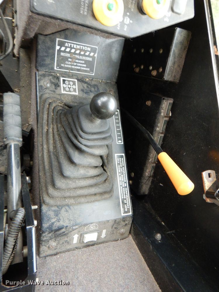 image for item DL3323 1999 New Holland TR99  combine