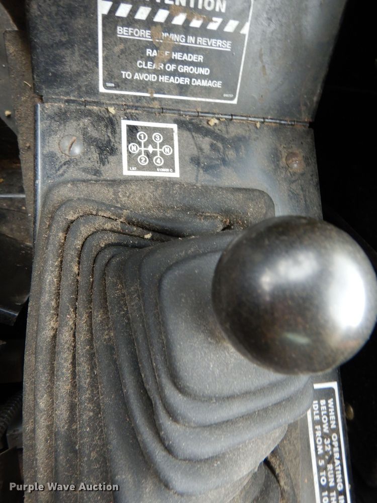 image for item DL3323 1999 New Holland TR99  combine