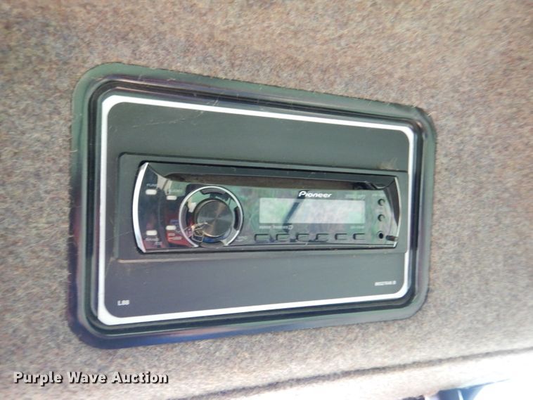 image for item DL3323 1999 New Holland TR99  combine