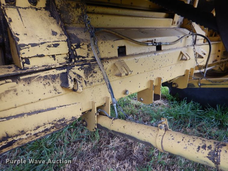 image for item DL3323 1999 New Holland TR99  combine