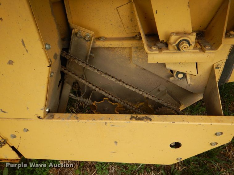 image for item DL3323 1999 New Holland TR99  combine