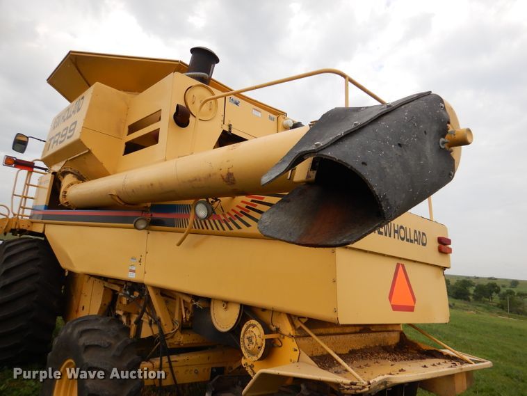 image for item DL3323 1999 New Holland TR99  combine