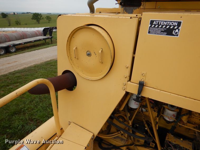 image for item DL3323 1999 New Holland TR99  combine