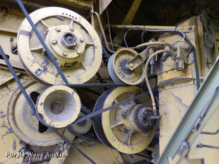 image for item DL3323 1999 New Holland TR99  combine