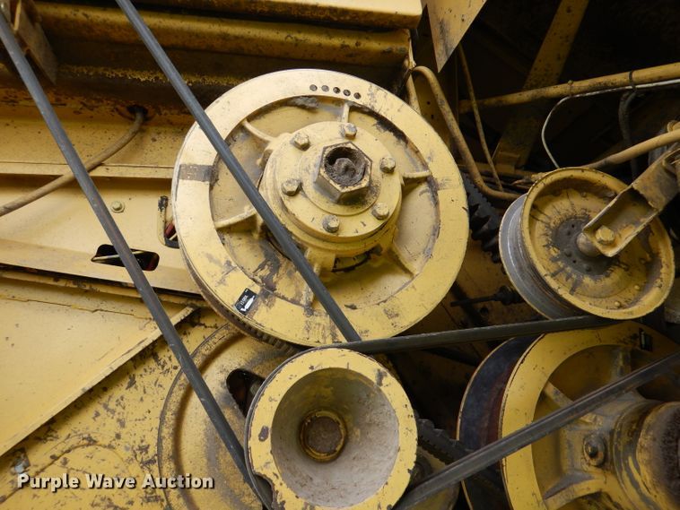 image for item DL3323 1999 New Holland TR99  combine