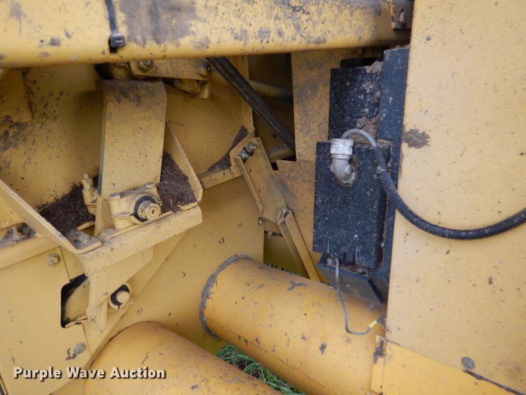 image for item DL3323 1999 New Holland TR99  combine