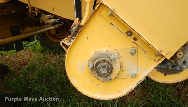 image for item DL3323 1999 New Holland TR99  combine