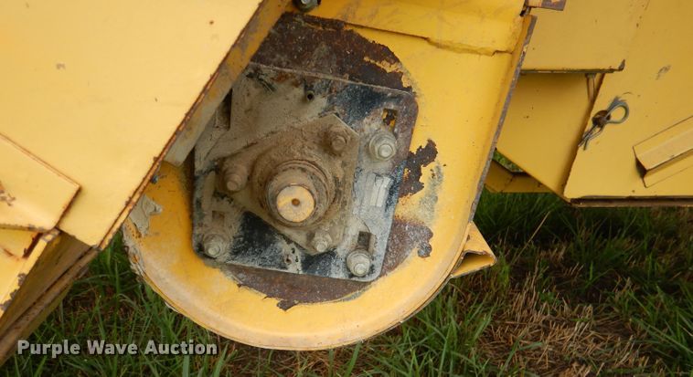 image for item DL3323 1999 New Holland TR99  combine