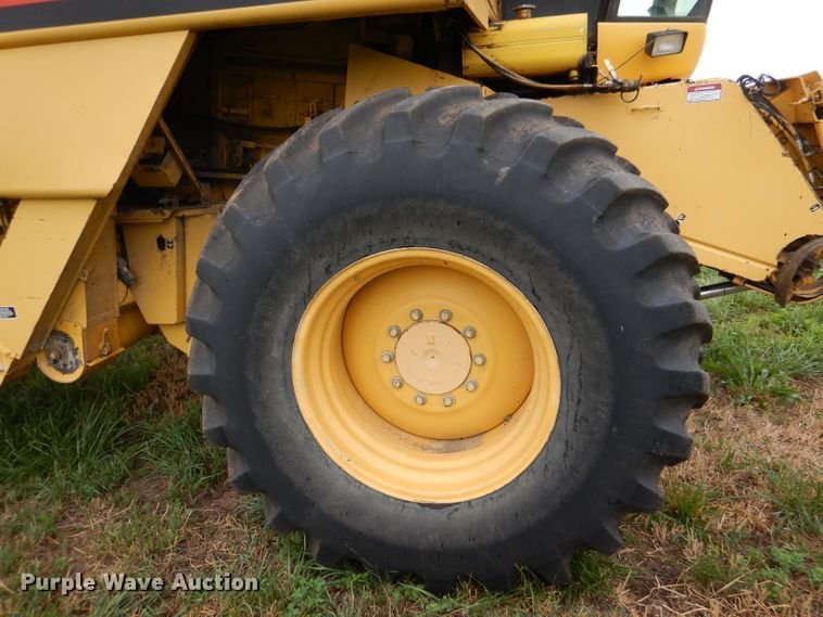 image for item DL3323 1999 New Holland TR99  combine