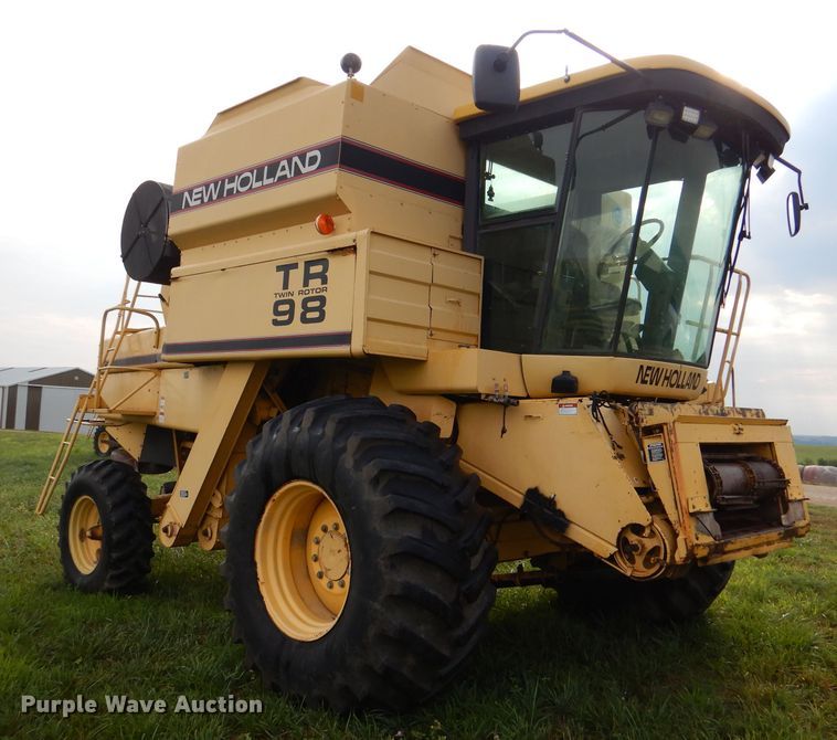 image for item DL3324 1997 New Holland TR98  combine