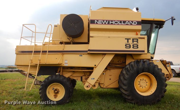 image for item DL3324 1997 New Holland TR98  combine