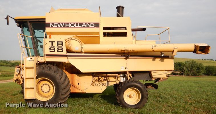 image for item DL3324 1997 New Holland TR98  combine