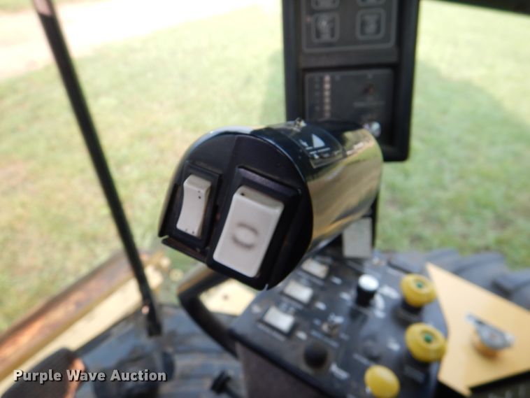 image for item DL3324 1997 New Holland TR98  combine