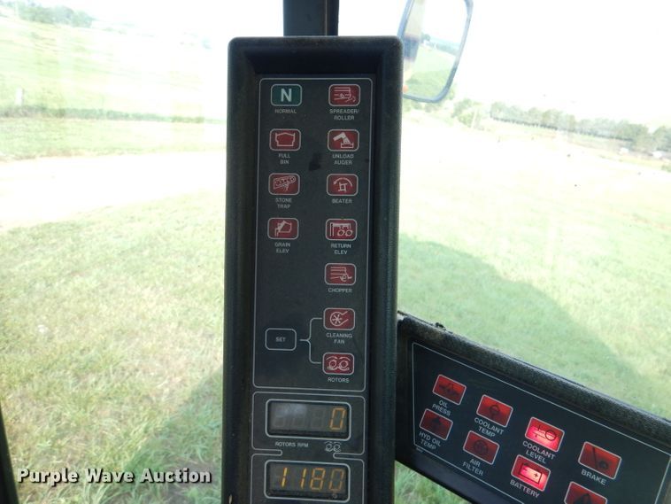 image for item DL3324 1997 New Holland TR98  combine