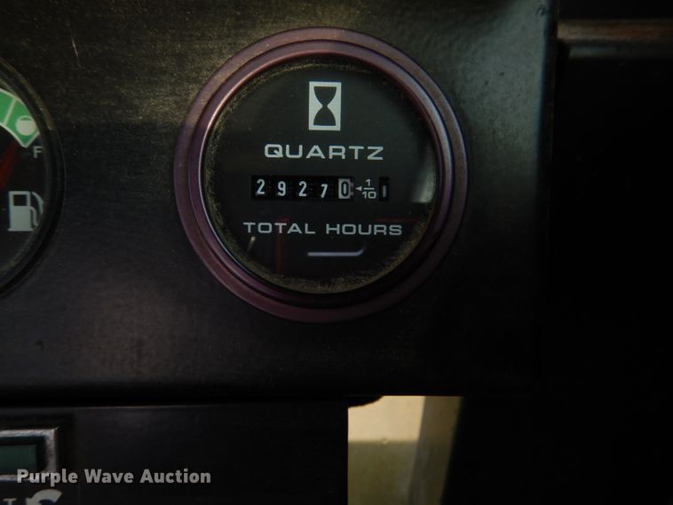 image for item DL3324 1997 New Holland TR98  combine