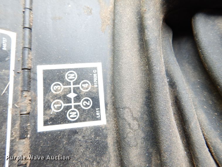 image for item DL3324 1997 New Holland TR98  combine