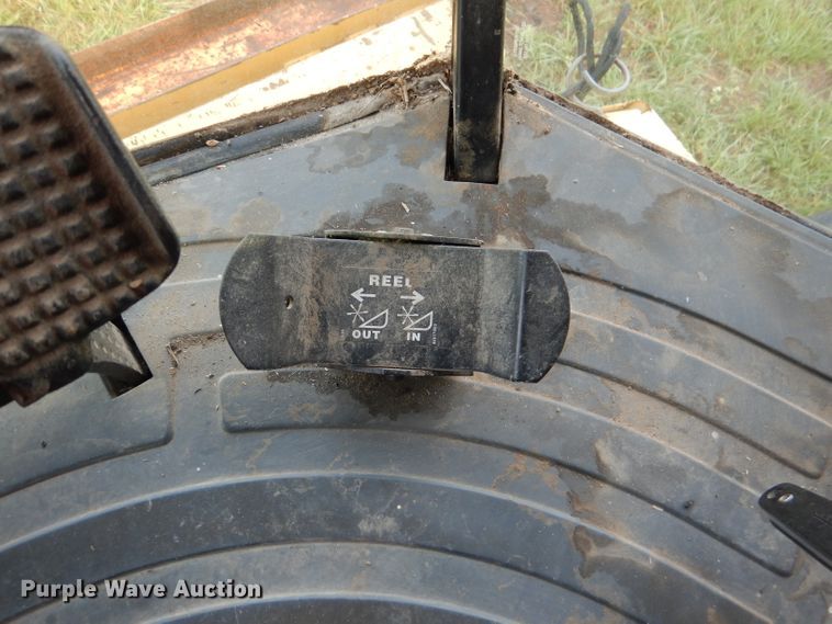 image for item DL3324 1997 New Holland TR98  combine